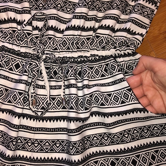 Lightweight Romper - Picture 5 of 8